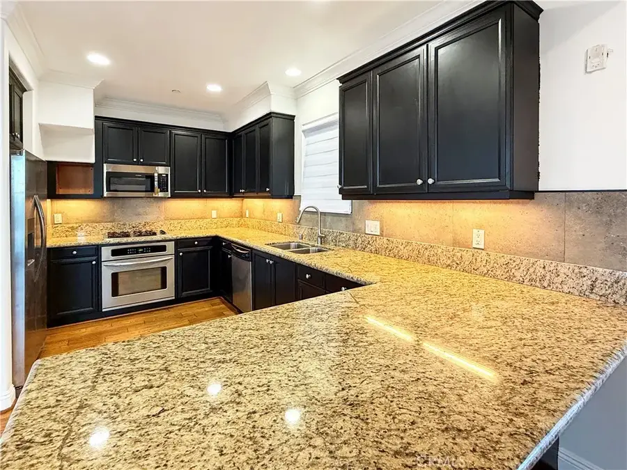 815 S Grand Avenue #9, San Pedro, CA 90731 - Image #2