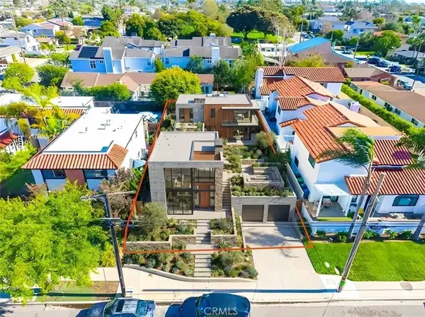 1586 Orange, Costa Mesa, CA 92627