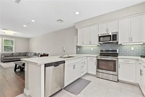 649 W Foothill Boulevard #2, Glendora, CA 91741