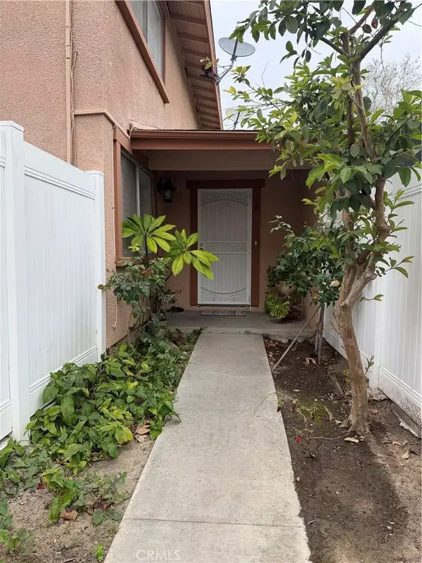 1307 Via Santiago #B, Corona, CA 92882