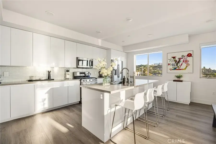 518 E Windsor #305, Glendale, CA 91205 - #3