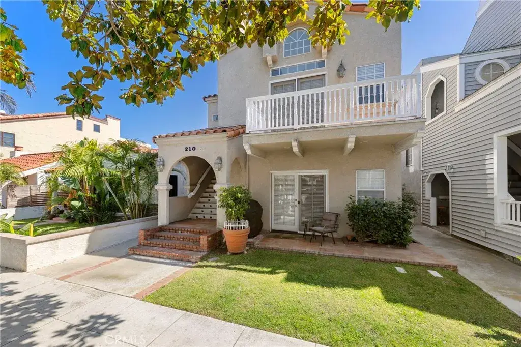 210 Glendora Avenue, Long Beach, CA 90803 - #1