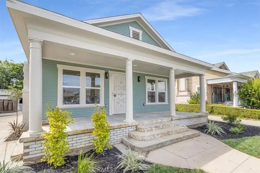 4239 S Raymond Avenue, Los Angeles, CA 90037 - #2