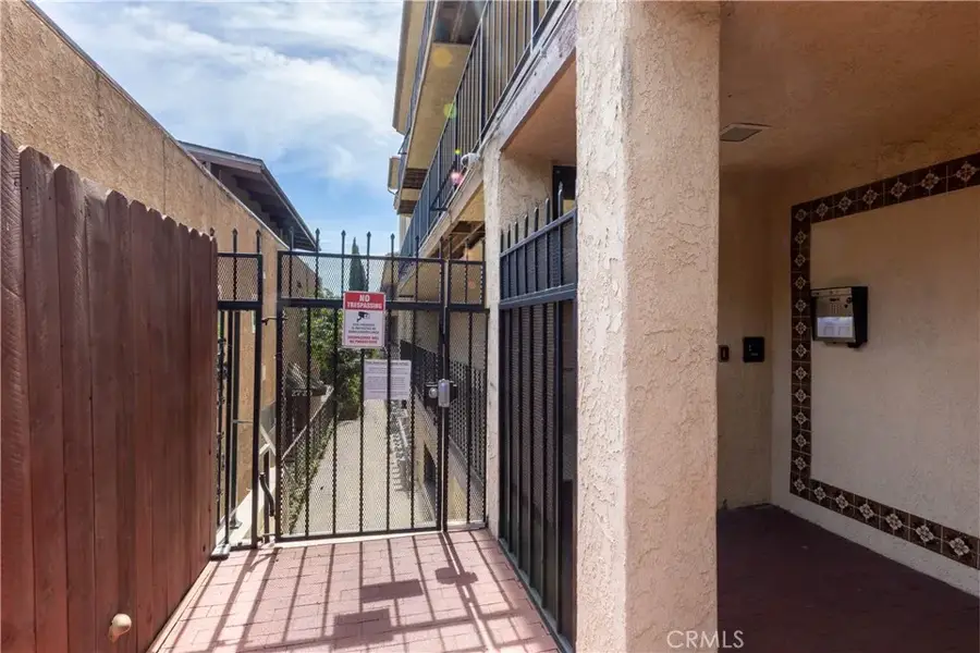 2722 20th, Signal Hill, CA 90755 - #2