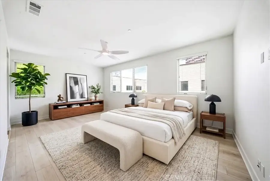 27 Soho, Irvine, CA 92612 - #3