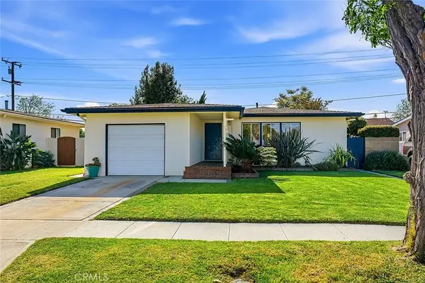 1911 Snowden, Long Beach, CA 90815