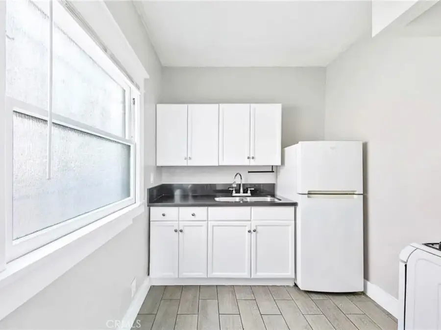 463 W 6th, Long Beach, CA 90802 - #3