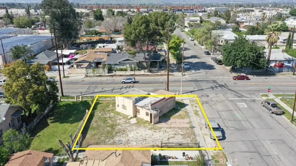 1003 W Rialto, San Bernardino, CA 92410 - #1