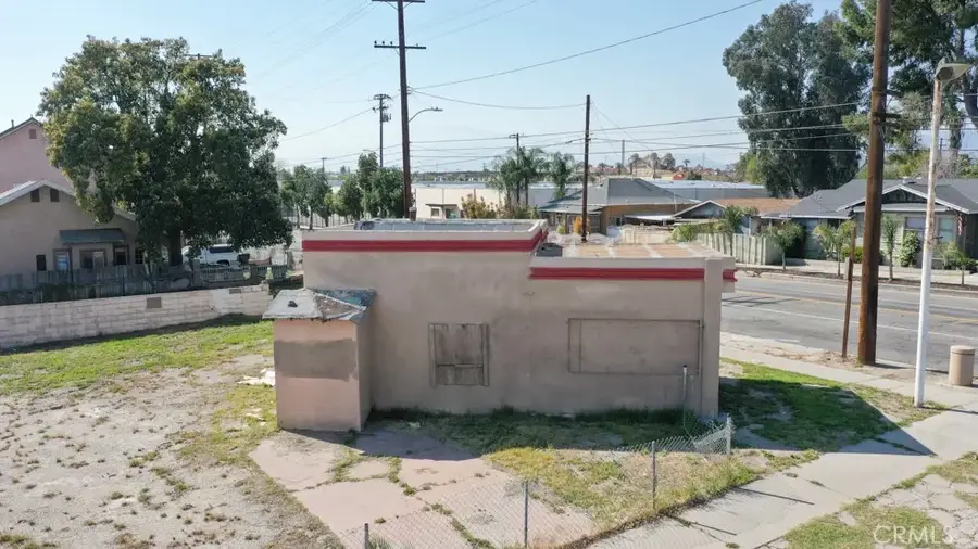 1003 W Rialto, San Bernardino, CA 92410 - #2