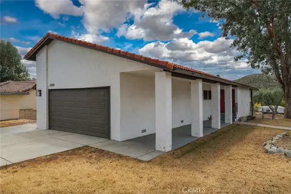 22587 Canyon Lake South, Canyon Lake, CA 92587