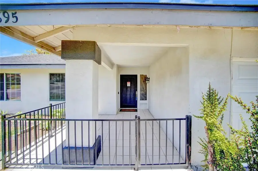 895 W Crestview, Corona, CA 92882 - #2