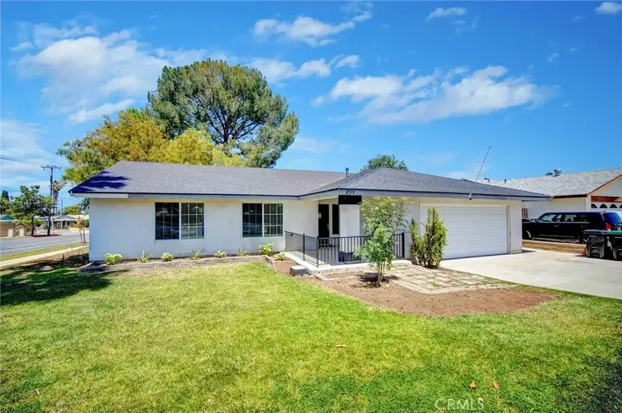 895 W Crestview, Corona, CA 92882 - #3
