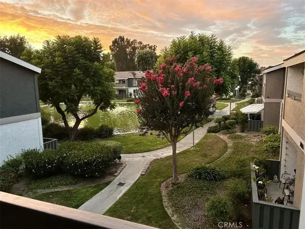 2867 S Fairview South #F, Santa Ana, CA 92704