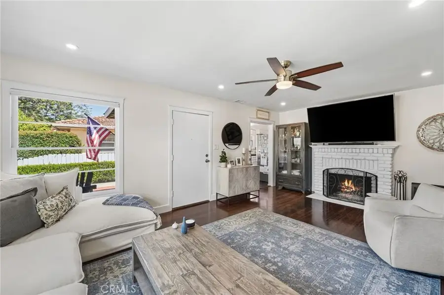 822 E Walnut Avenue, Orange, CA 92867 - #3