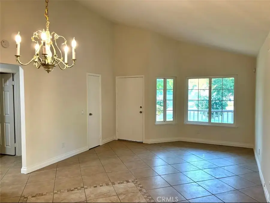 1164 Massachusetts Avenue, Riverside, CA 92507 - #3