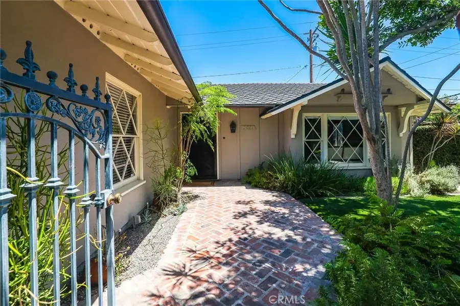 3021 Coleridge Drive, Rossmoor, CA 90720 - #2