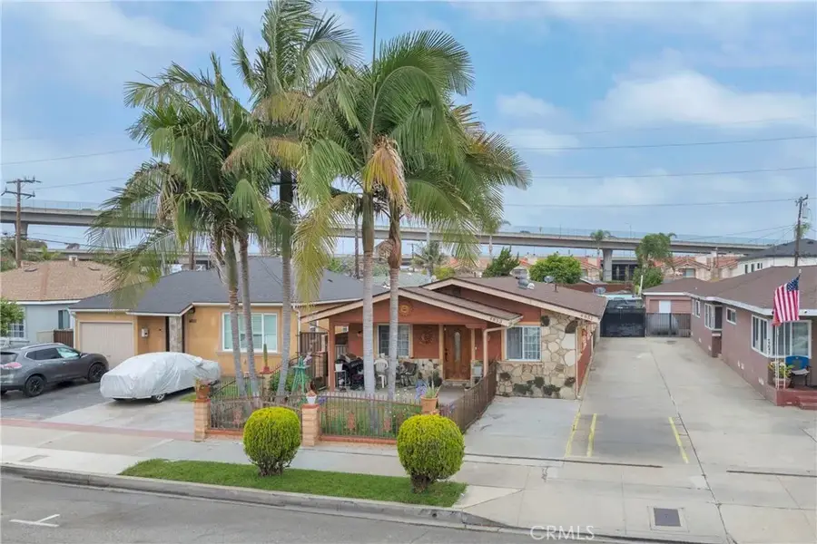 4853 W 116th St, Hawthorne, CA 90250 - #2