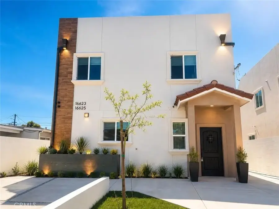 16623 Lake Avenue, Paramount, CA 90723 - #2