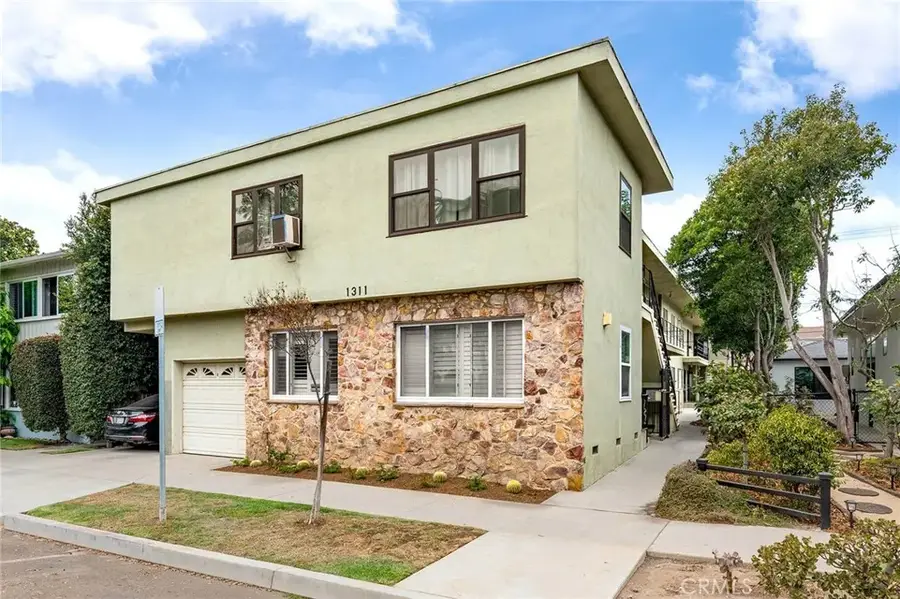 1311 E 1st #12, Long Beach, CA 90802 - #2