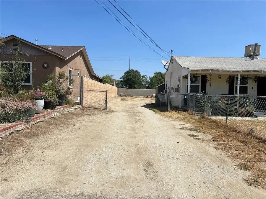 18044 Valencia, Fontana, CA 92335 - #2