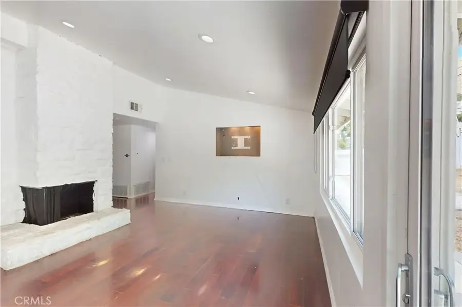 20703 Collins Street, Woodland Hills, CA 91367 - #3
