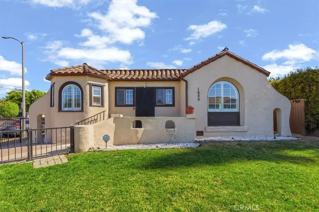 1600 W 80th Street, Los Angeles, CA 90047 - #1