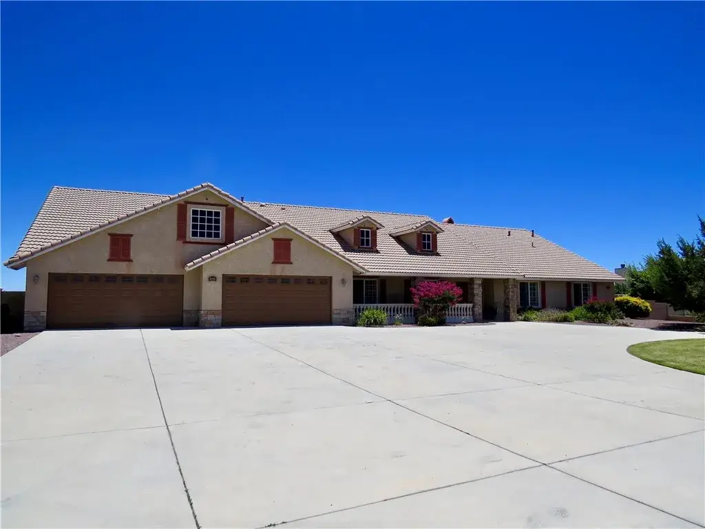 7445 El Manor, Hesperia, CA 92344 - #1