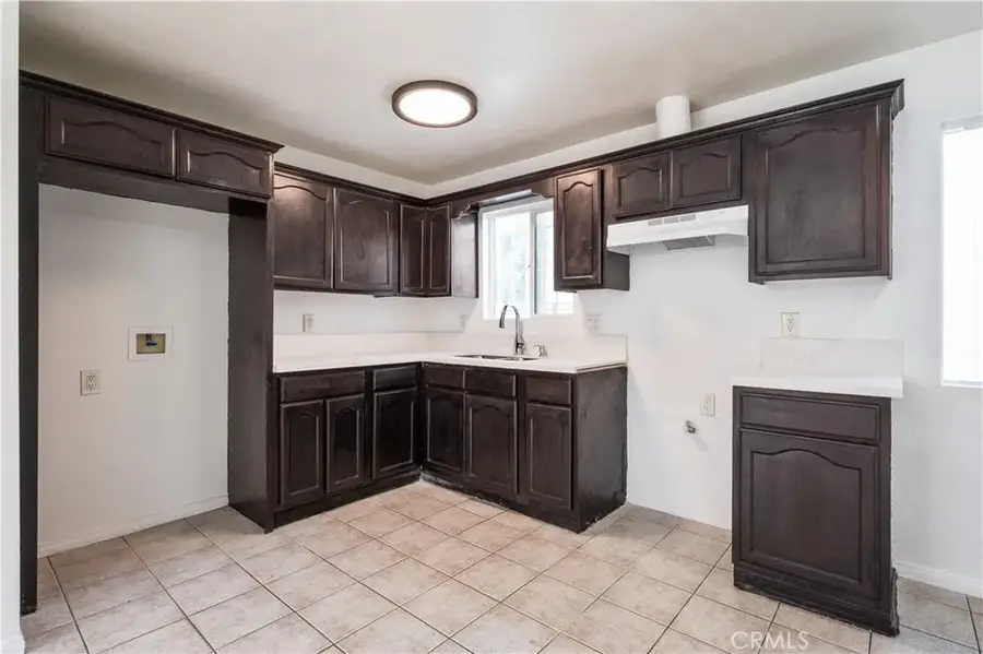 1585 E 48th Place, Los Angeles, CA 90011 - #3