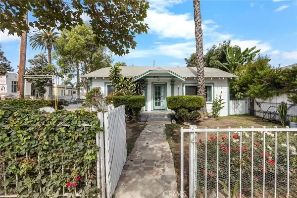 836 South Sycamore Street, Santa Ana, CA 92701
