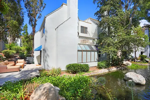 5846 E Creekside #31, Orange, CA 92869