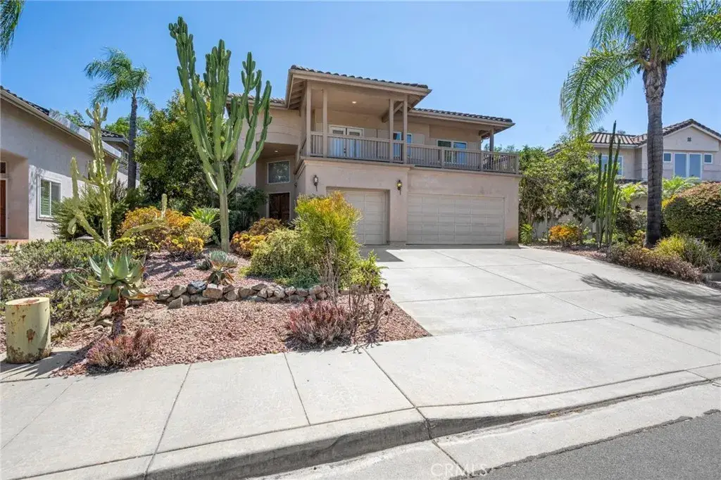 1041 Calle De Alcala, Escondido, CA 92025 - #1