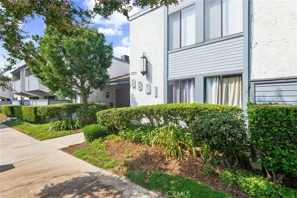 8801 Independence, Canoga Park, CA 91304