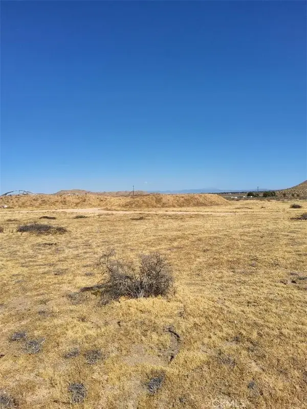 255 W Avenue N, Palmdale, CA 93551