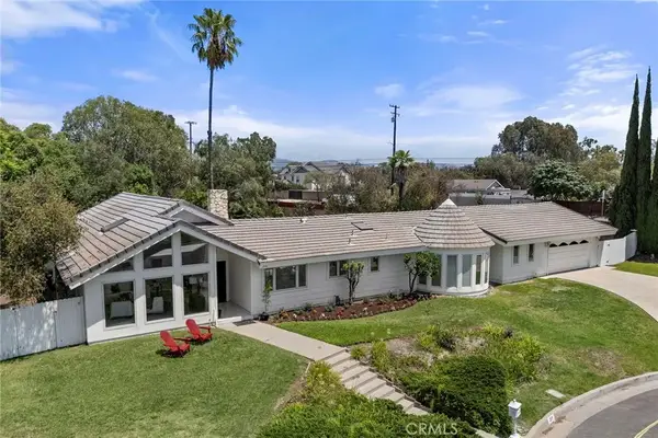 201 Barcelona, Fullerton, CA 92835