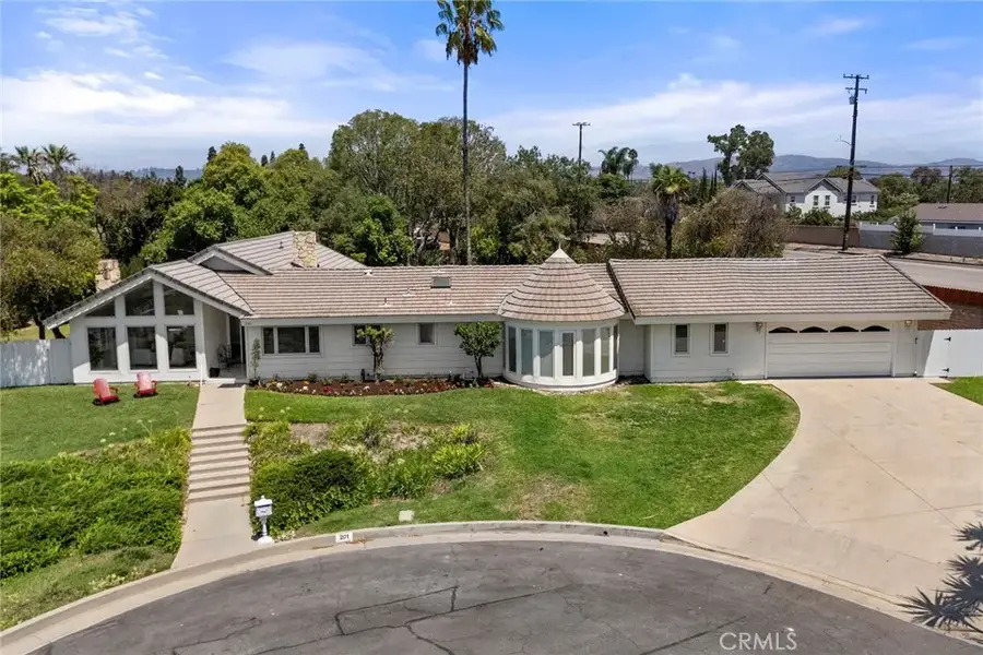 201 Barcelona, Fullerton, CA 92835 - #2