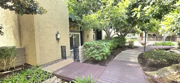 1120 Palo Verde Avenue, Long Beach, CA 90815