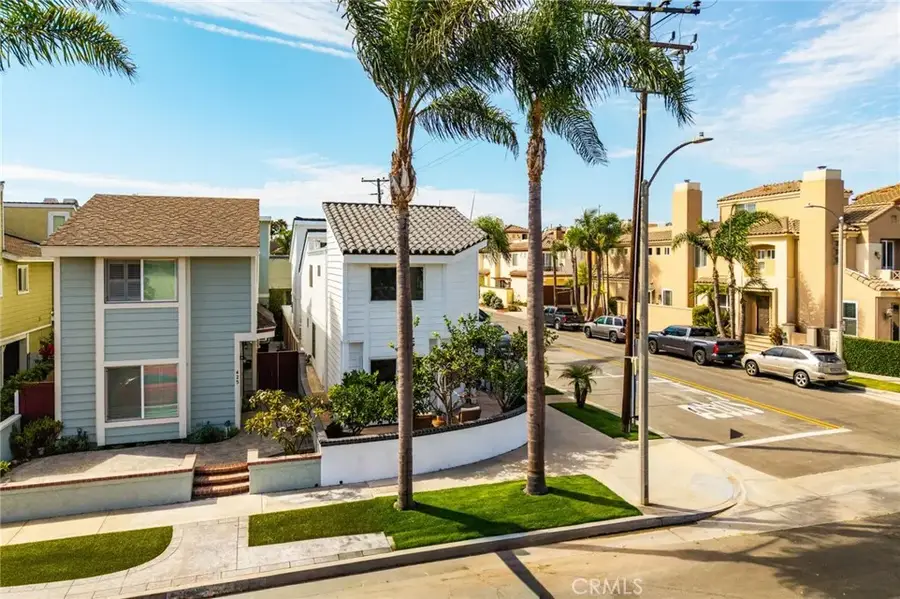 427 21st Street, Huntington Beach, CA 92648 - #2