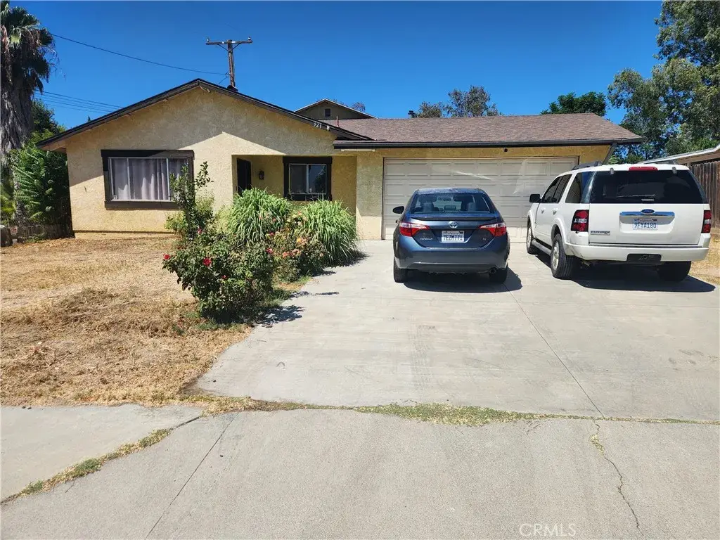 321 Park Avenue, Banning, CA 92220 - #1