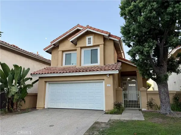828 E Davidson Court, Brea, CA 92821