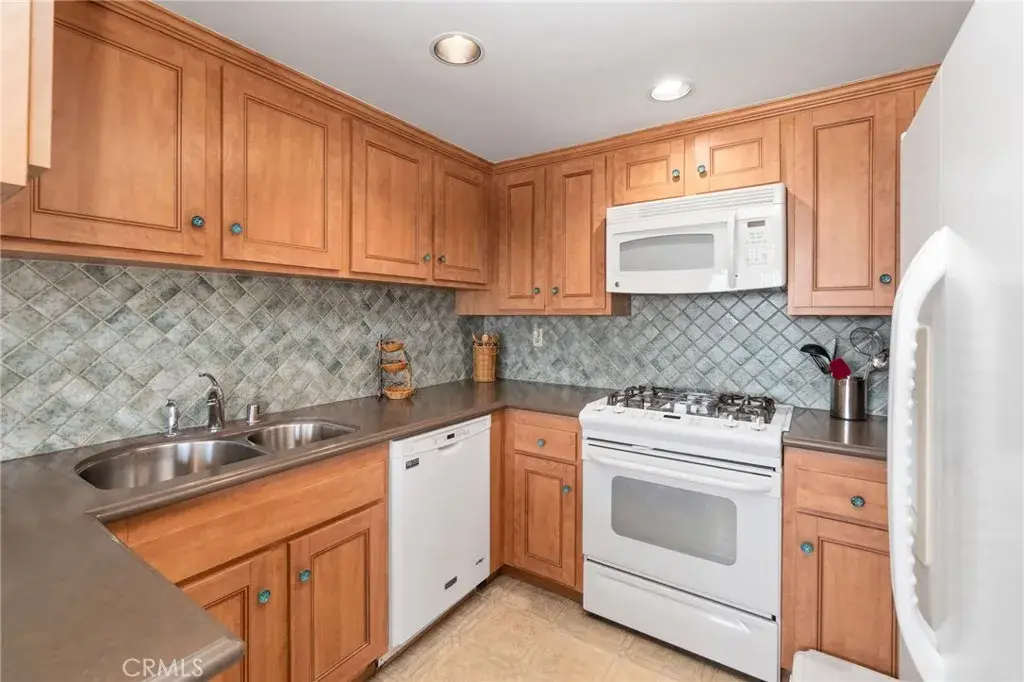 106 N Western #302, San Pedro, CA 90732 - #1