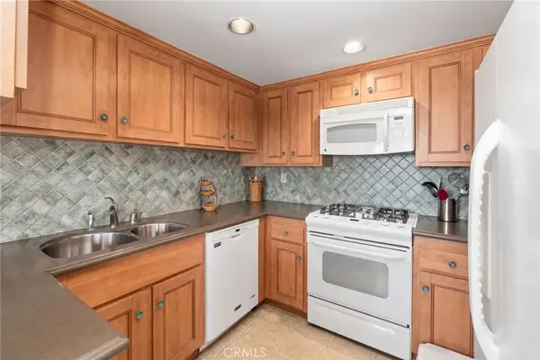 106 N Western #302, San Pedro, CA 90732