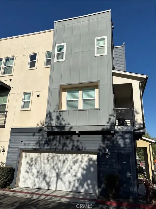 1422 N Harbor, Santa Ana, CA 92703