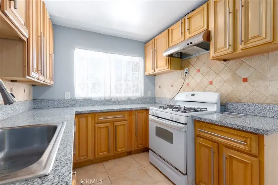 922 Toddy Street, Santa Ana, CA 92703 - #2