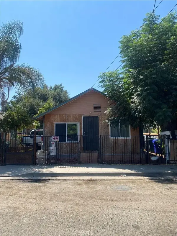207 W River Ave, Porterville, CA 93257