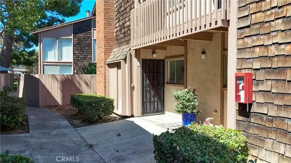 1098 Cabrillo Park #B, Santa Ana, CA 92701
