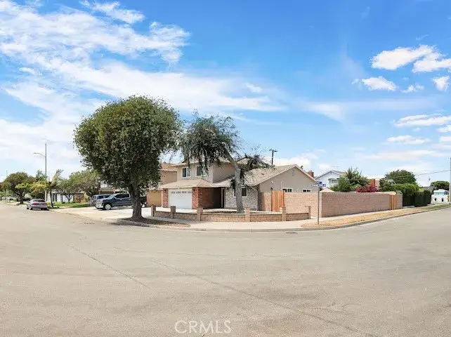 9451 Hyannis Port Dr, Huntington Beach, CA 92646 - #3