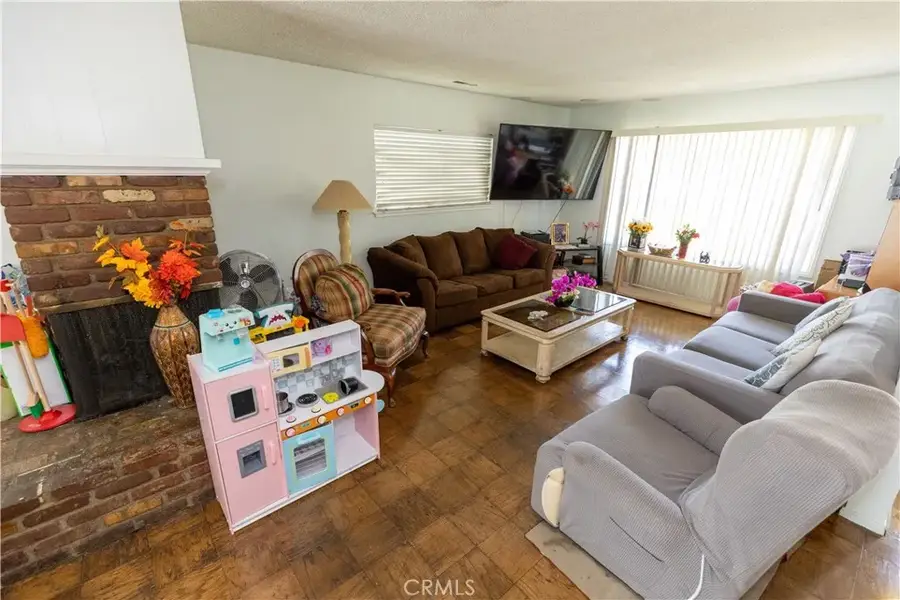 19320 Parthenia Street, Northridge, CA 91324 - #3