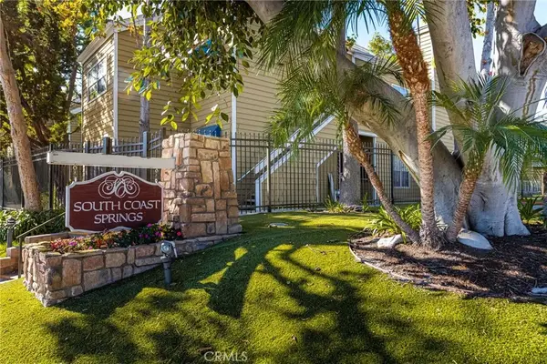 3750 S Bear Street #M, Santa Ana, CA 92704