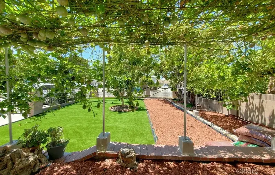 1217 S Huron, Santa Ana, CA 92704 - #3