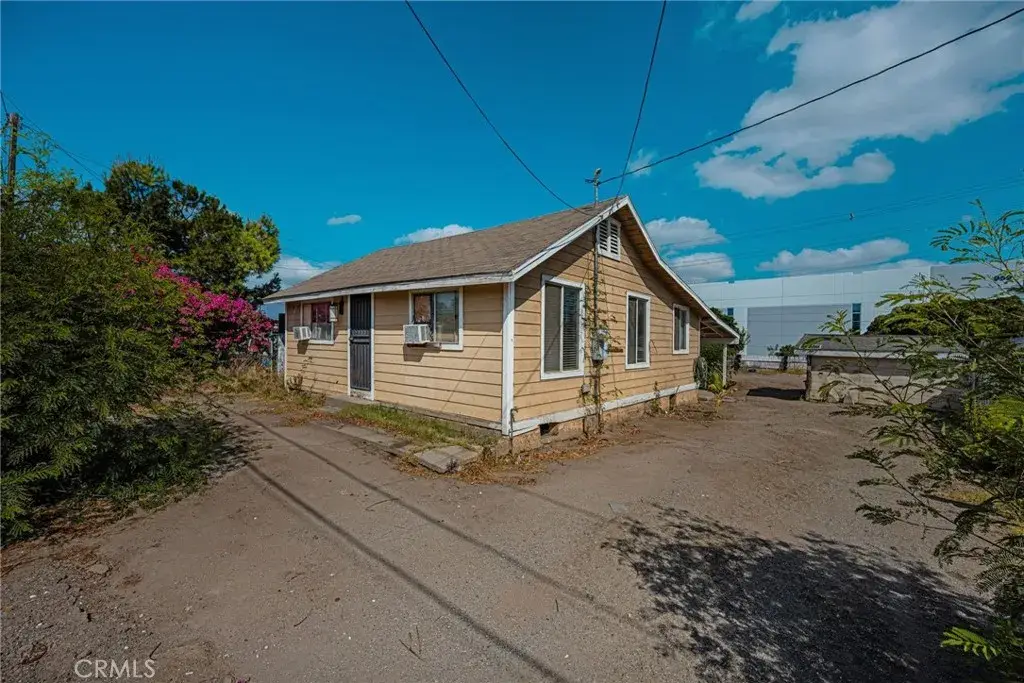 920 E 3rd Street, Corona, CA 92879 - #1
